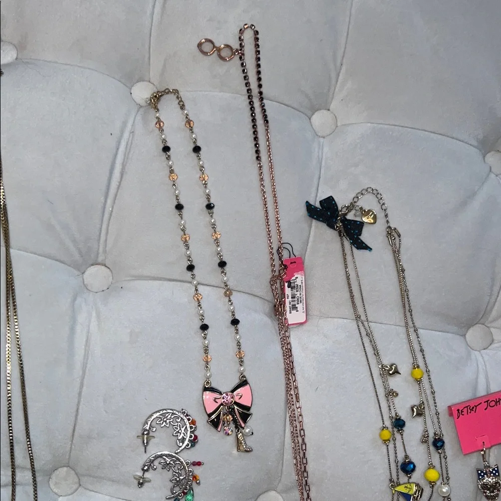 Collection of Jewelry - Picture 11 of 11